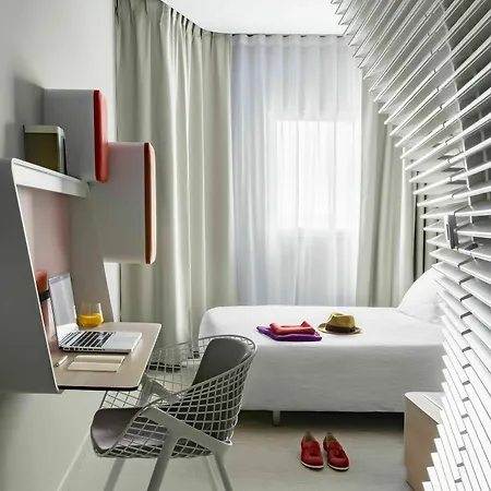 Ξενοδοχείο Okko Centre 4*
